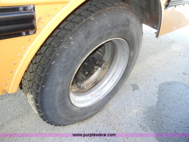 image for item A3358 1993 International 3700 school bus