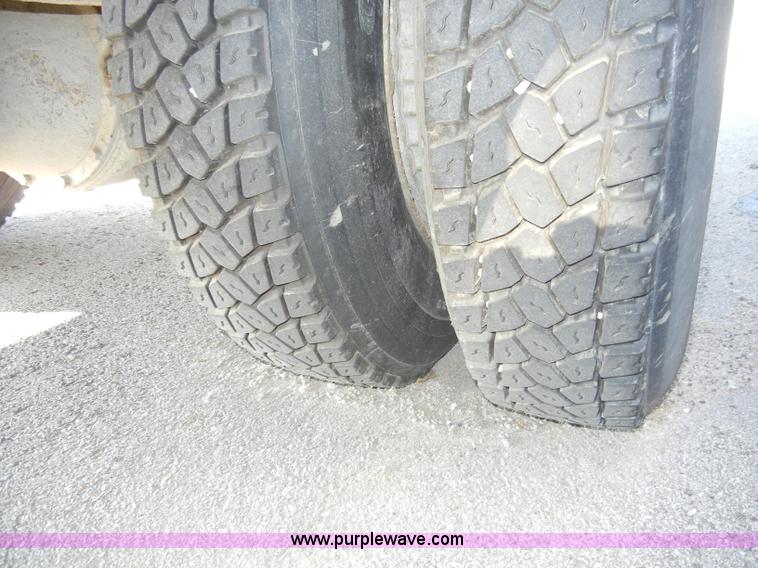 image for item A3358 1993 International 3700 school bus