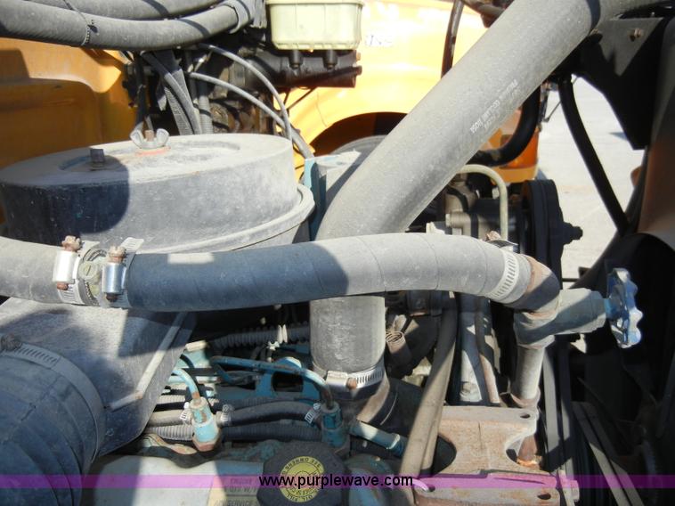 image for item A3358 1993 International 3700 school bus