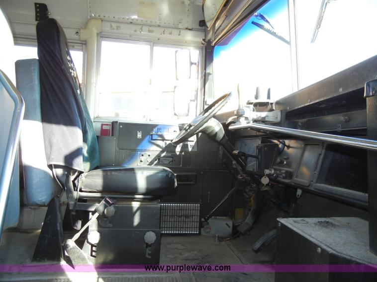 image for item A3359 1993 International 3700 school bus