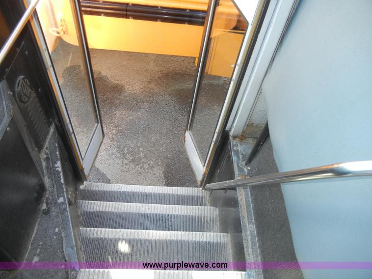 image for item A3359 1993 International 3700 school bus