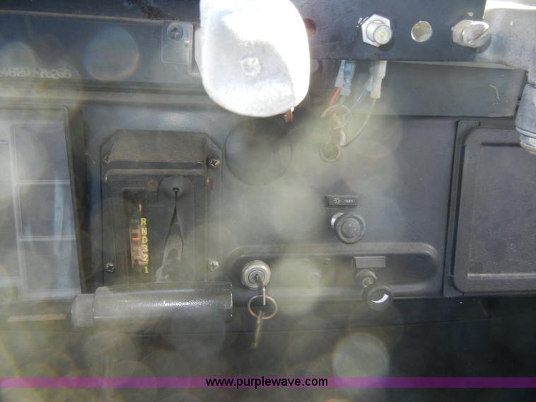 image for item A3359 1993 International 3700 school bus