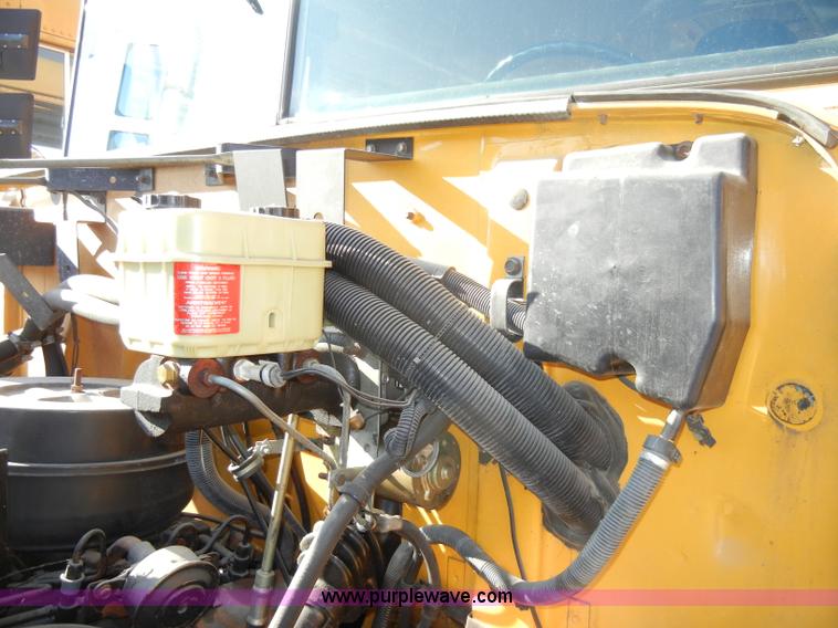 image for item A3359 1993 International 3700 school bus