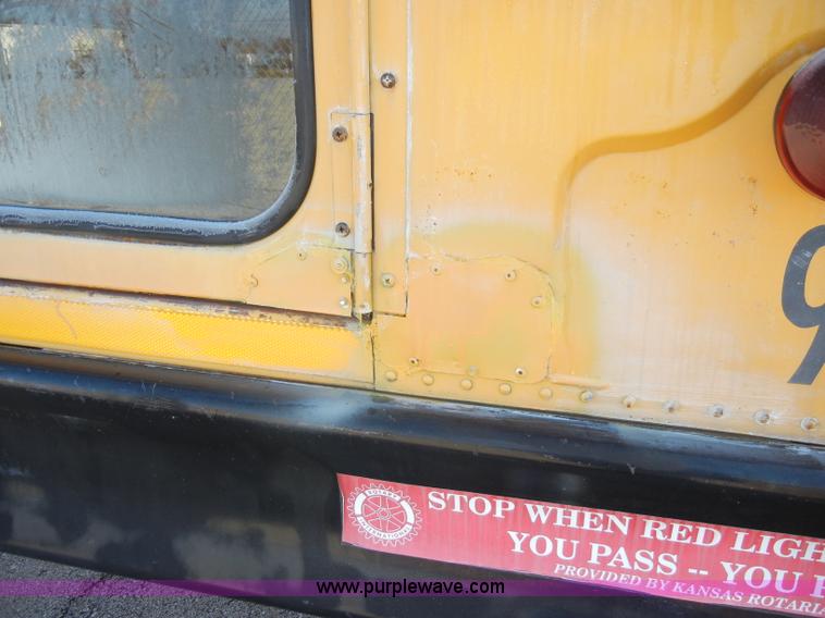 image for item A3359 1993 International 3700 school bus