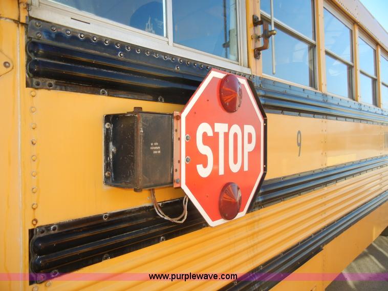 image for item A3359 1993 International 3700 school bus