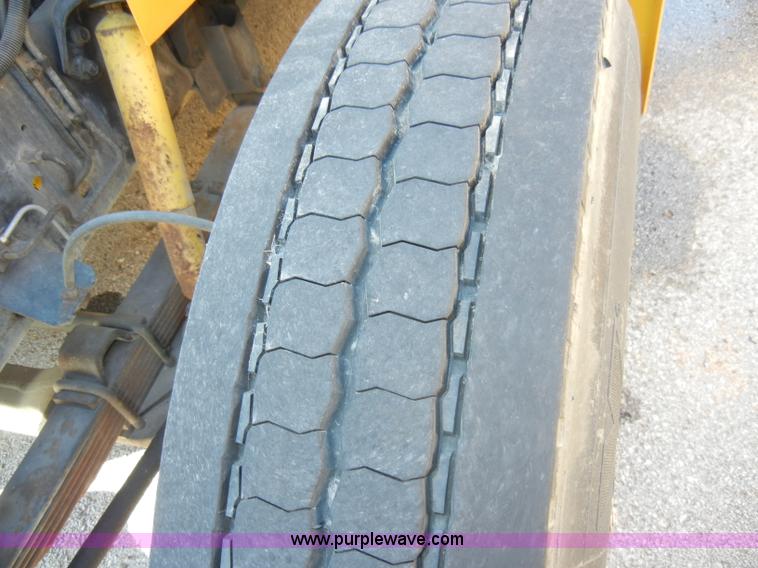 image for item A3359 1993 International 3700 school bus