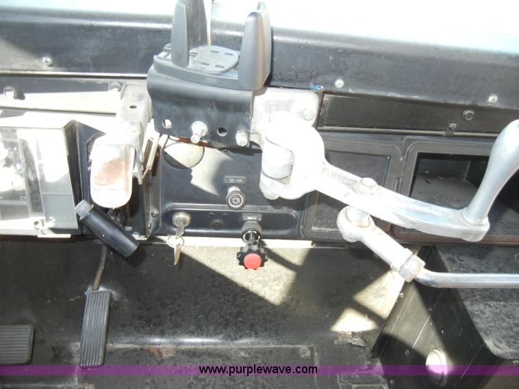 image for item A3360 1994 International 3700 school bus