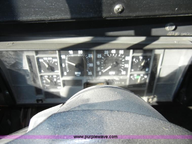 image for item A3360 1994 International 3700 school bus