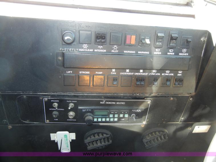 image for item A3360 1994 International 3700 school bus