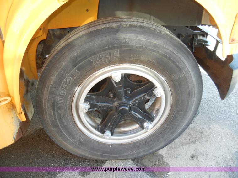 image for item A3360 1994 International 3700 school bus