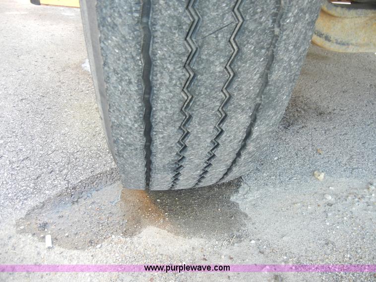 image for item A3360 1994 International 3700 school bus