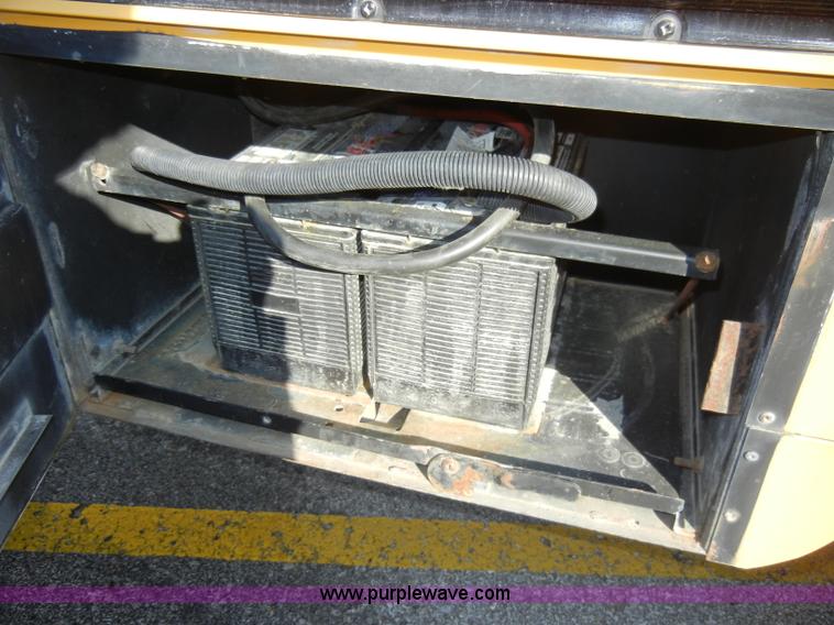 image for item A3360 1994 International 3700 school bus