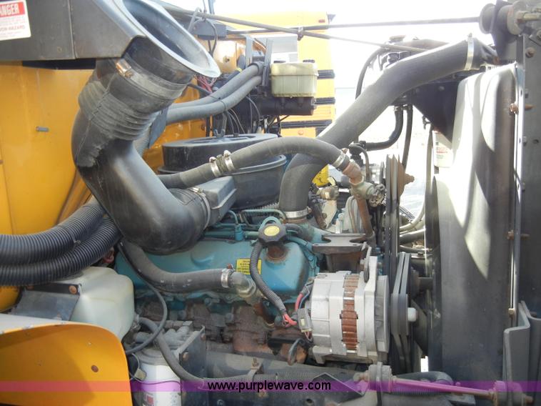 image for item A3360 1994 International 3700 school bus