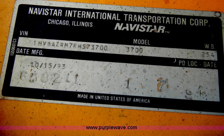 image for item A3360 1994 International 3700 school bus