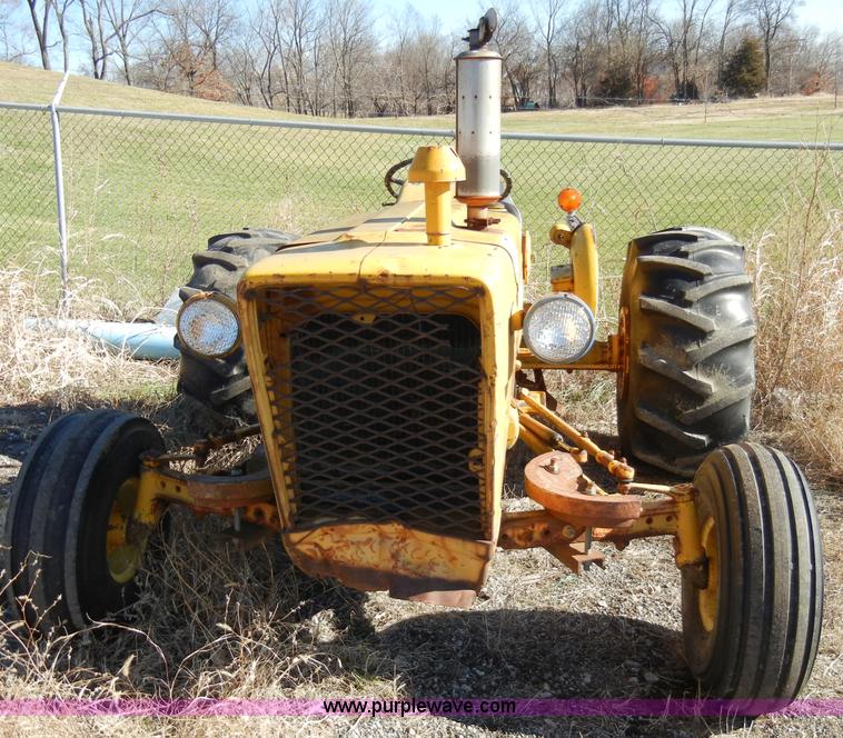 image for item A3361 1976 Ford 4110 tractor