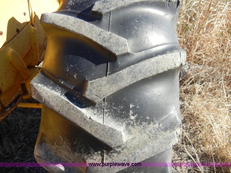 image for item A3361 1976 Ford 4110 tractor