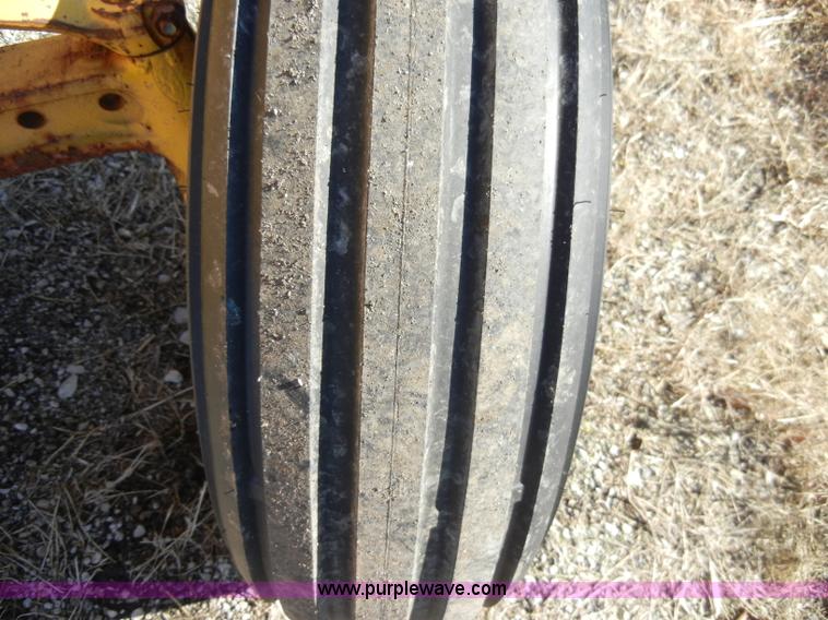 image for item A3361 1976 Ford 4110 tractor