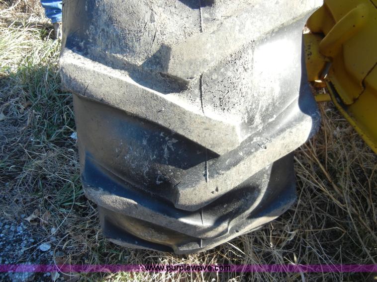 image for item A3361 1976 Ford 4110 tractor