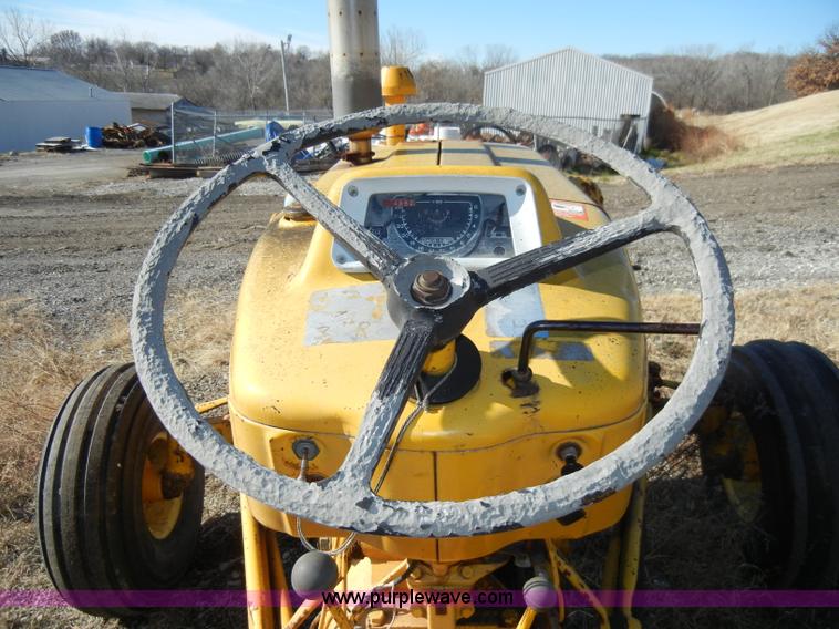 image for item A3361 1976 Ford 4110 tractor