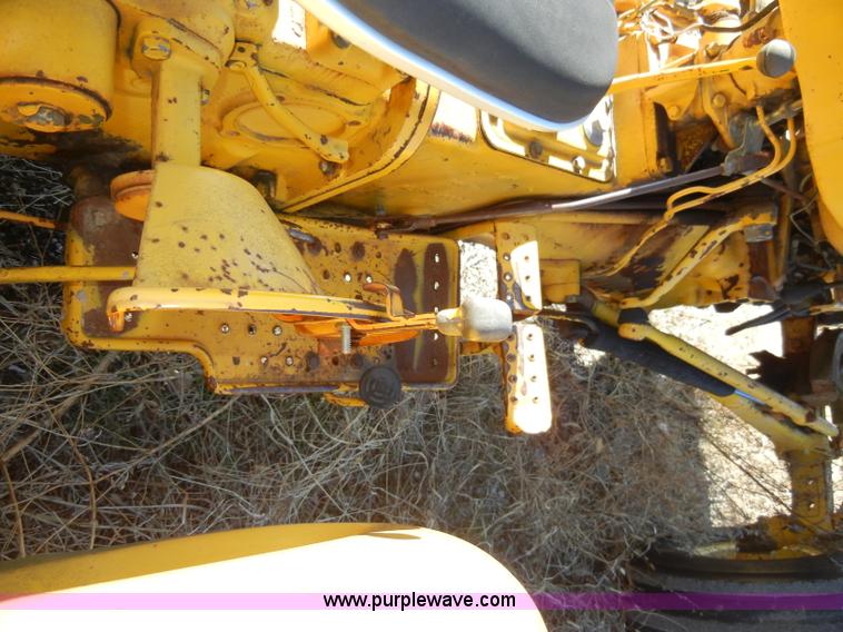 image for item A3361 1976 Ford 4110 tractor