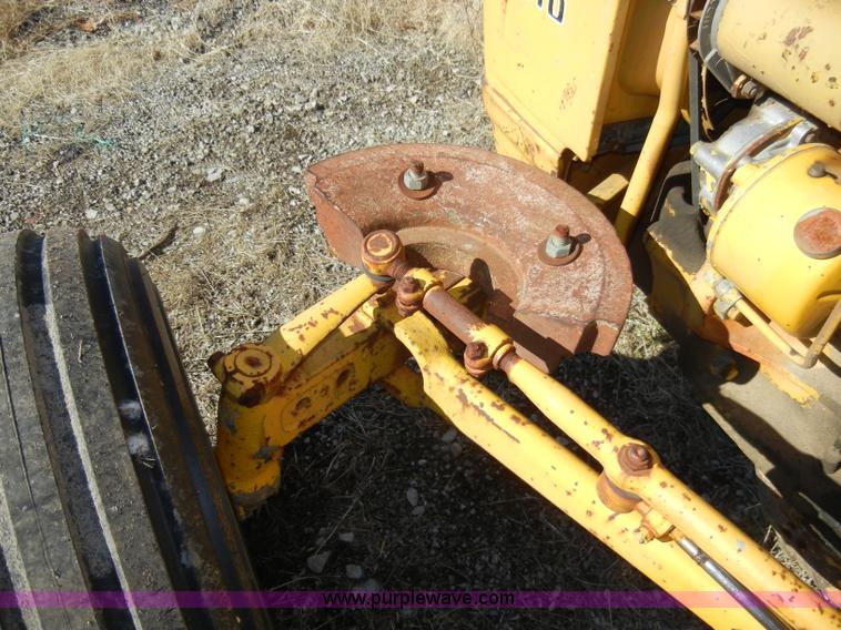 image for item A3361 1976 Ford 4110 tractor