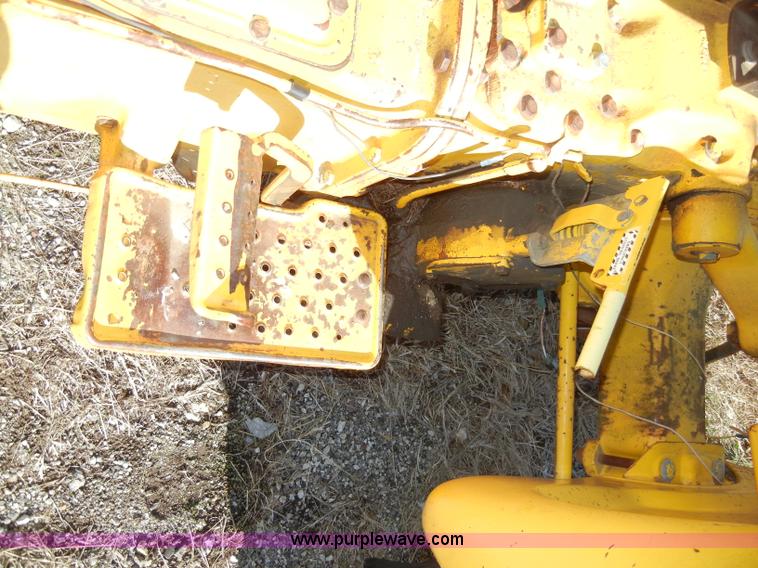 image for item A3361 1976 Ford 4110 tractor