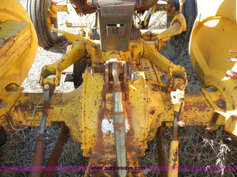 image for item A3361 1976 Ford 4110 tractor