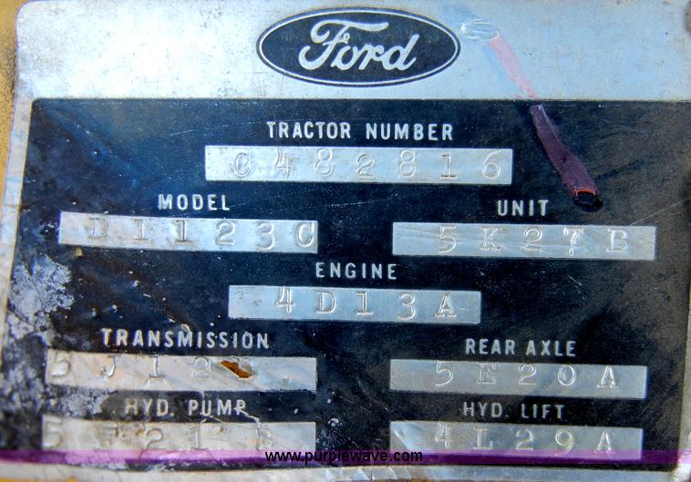 image for item A3361 1976 Ford 4110 tractor