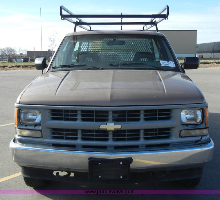 image for item A3367 1994 Chevrolet K1500 pickup truck