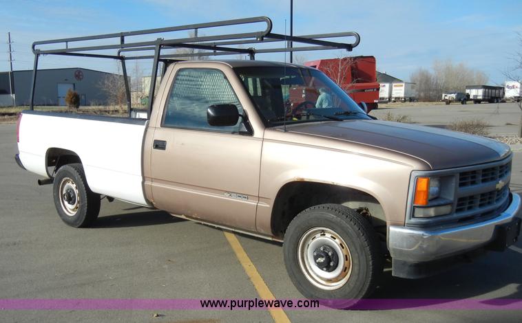 image for item A3367 1994 Chevrolet K1500 pickup truck