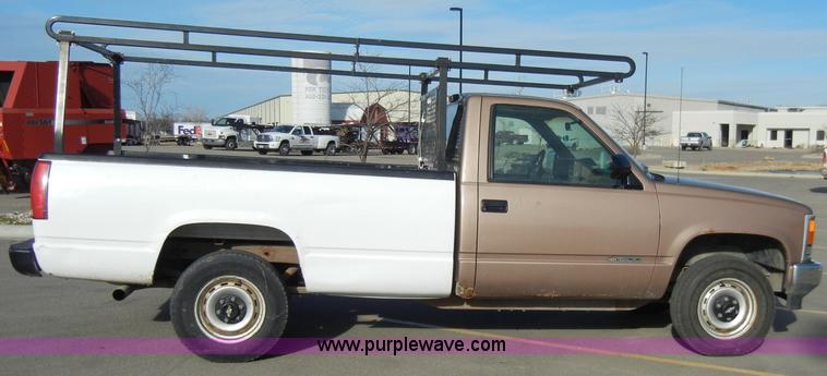 image for item A3367 1994 Chevrolet K1500 pickup truck