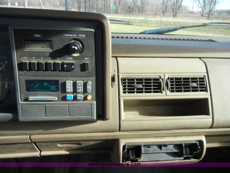 image for item A3367 1994 Chevrolet K1500 pickup truck