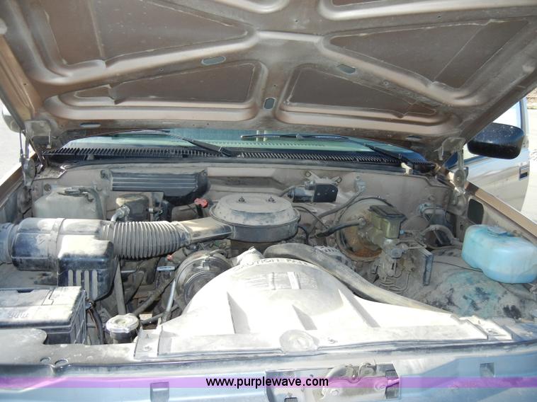 image for item A3367 1994 Chevrolet K1500 pickup truck