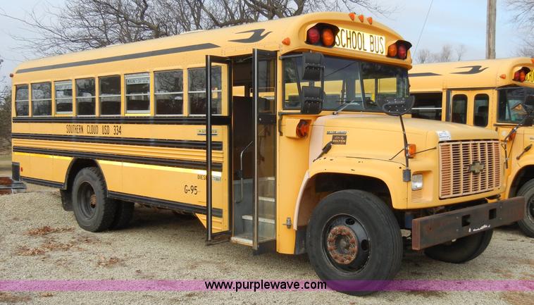 image for item A3375 1996 Chevrolet Bluebird B7 school bus