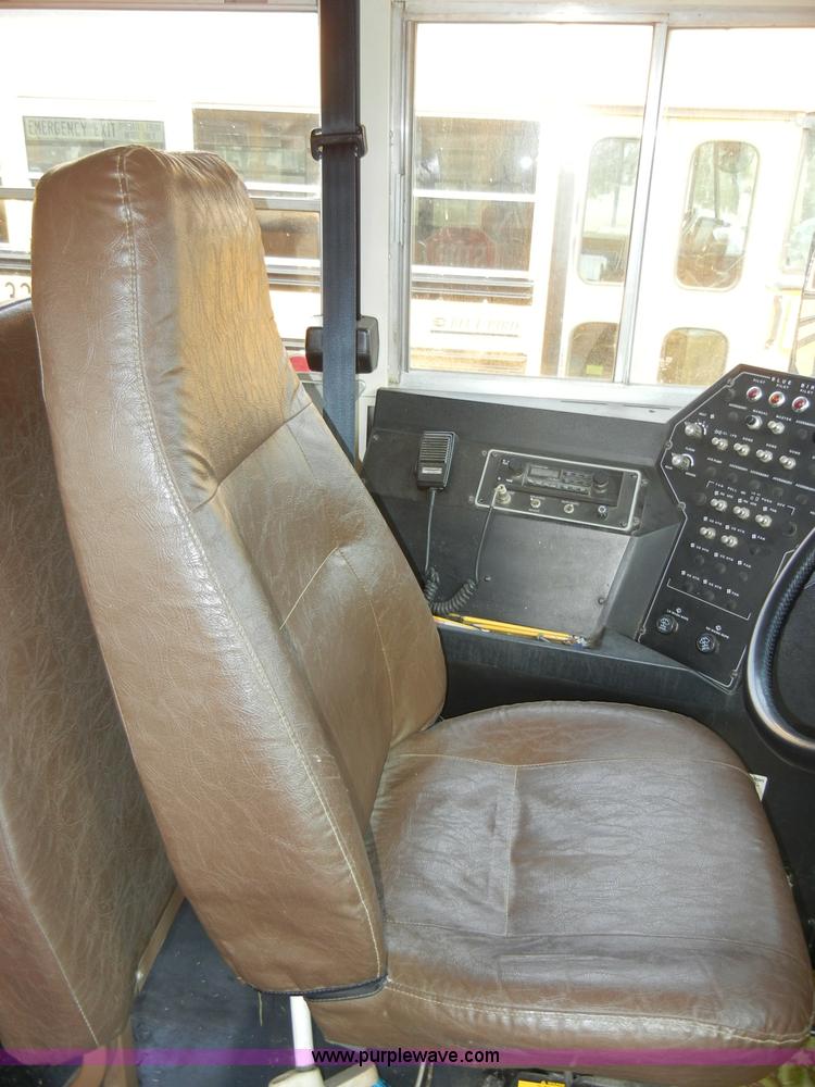 image for item A3375 1996 Chevrolet Bluebird B7 school bus