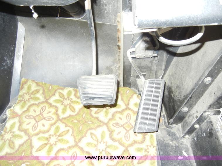 image for item A3375 1996 Chevrolet Bluebird B7 school bus