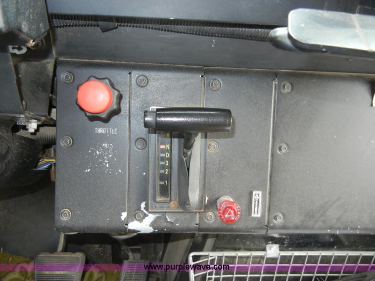 image for item A3375 1996 Chevrolet Bluebird B7 school bus