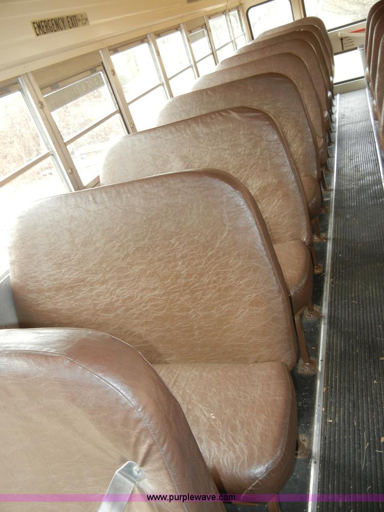 image for item A3375 1996 Chevrolet Bluebird B7 school bus