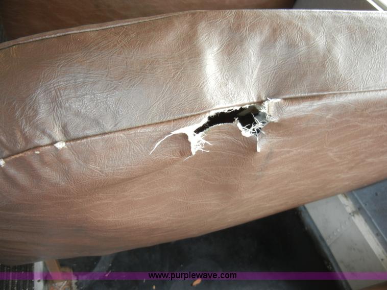 image for item A3375 1996 Chevrolet Bluebird B7 school bus