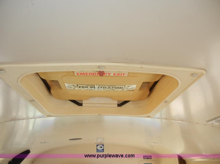 image for item A3375 1996 Chevrolet Bluebird B7 school bus