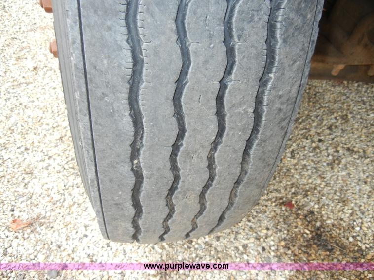 image for item A3375 1996 Chevrolet Bluebird B7 school bus