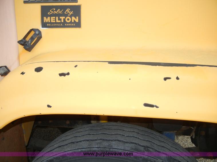 image for item A3375 1996 Chevrolet Bluebird B7 school bus