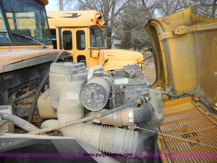 image for item A3375 1996 Chevrolet Bluebird B7 school bus