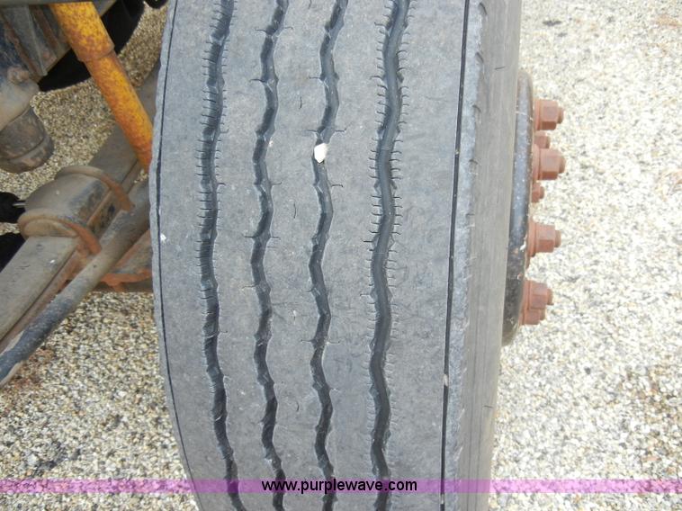 image for item A3375 1996 Chevrolet Bluebird B7 school bus