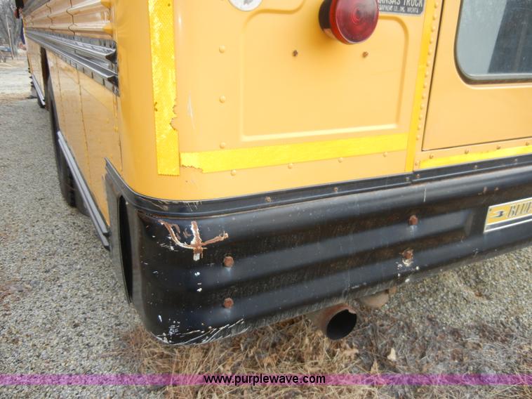 image for item A3375 1996 Chevrolet Bluebird B7 school bus