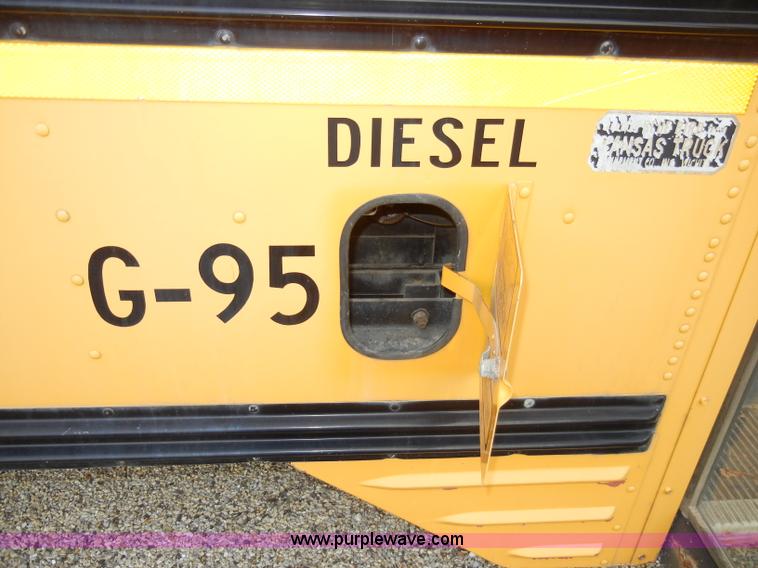 image for item A3375 1996 Chevrolet Bluebird B7 school bus
