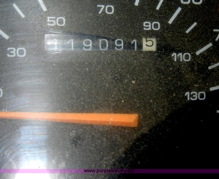 image for item A3378 1993 Chevrolet Lumina APV mini van