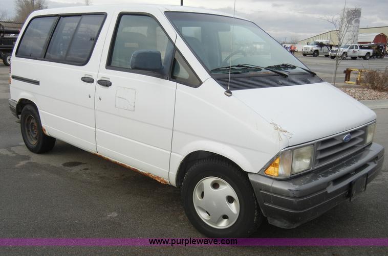 image for item A3380 1995 Ford Aerostar XLT mini van