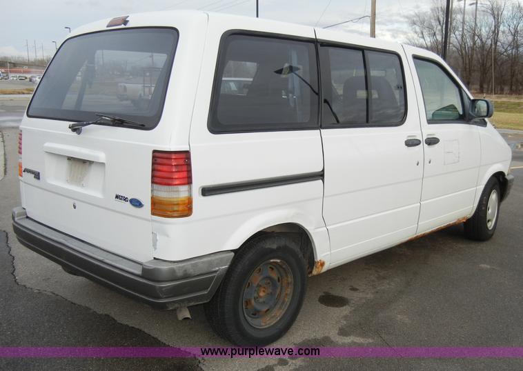 image for item A3380 1995 Ford Aerostar XLT mini van