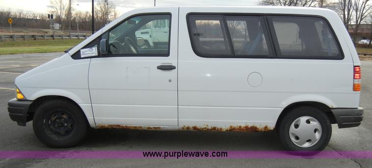 image for item A3380 1995 Ford Aerostar XLT mini van